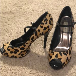 Leopard peep toe pumps